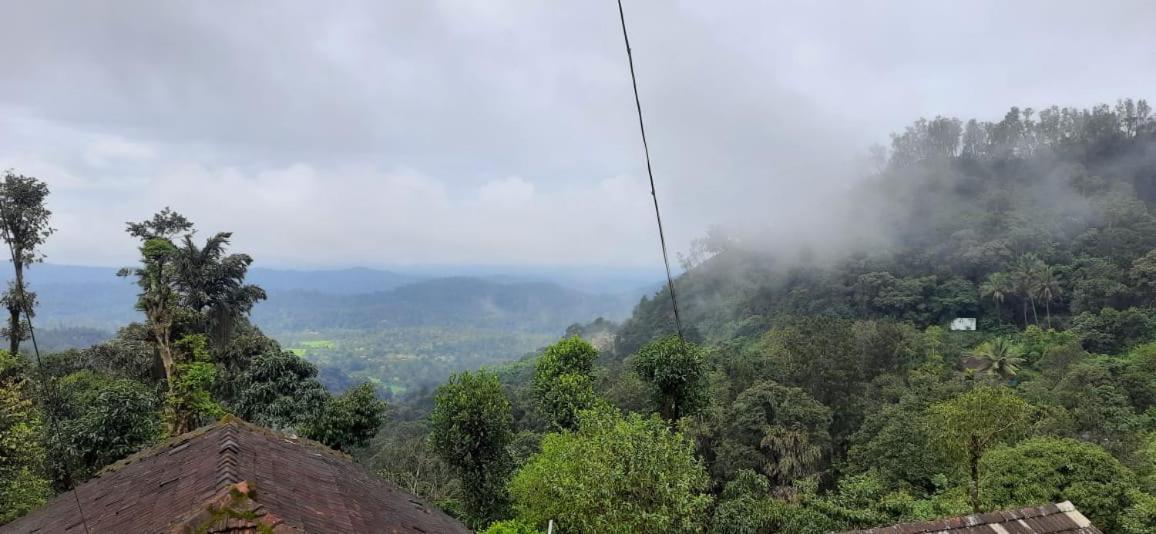 Spinson Home Stay Madikeri Eksteriør billede